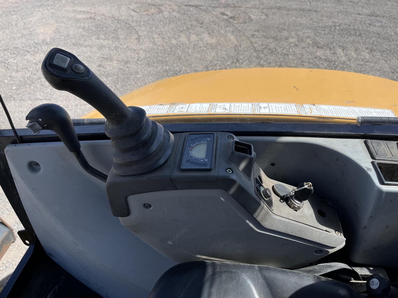 ./imagenes/INVOICE/2019/18057/CATERPILLAR 302.7D CR (9).JPG